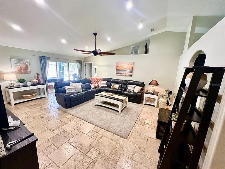 7 Lancaster Ln — Photo 15