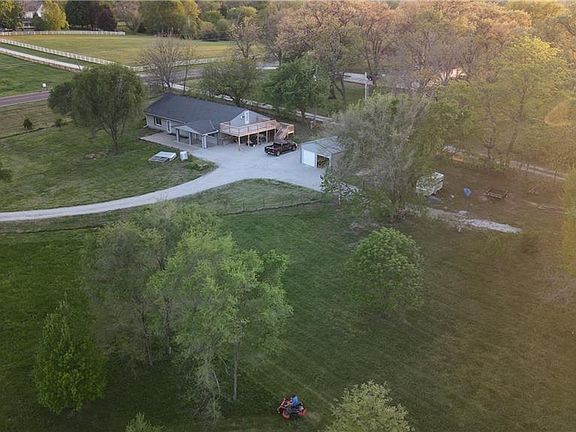 2nd image of 14298 Leavenworth Rd