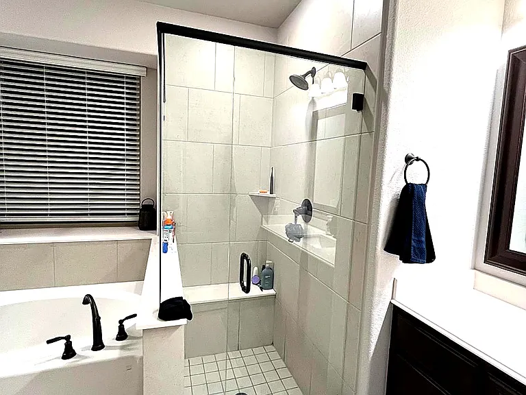 2909 Parkwood Cir — Photo 12