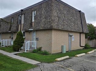 153 Limeridge Rd W #4, Hamilton, ON L9C2V3
