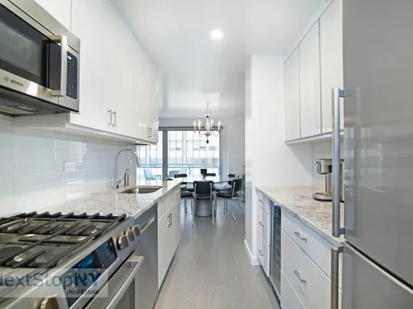 400 East 56th Street 9C image 2 of 11