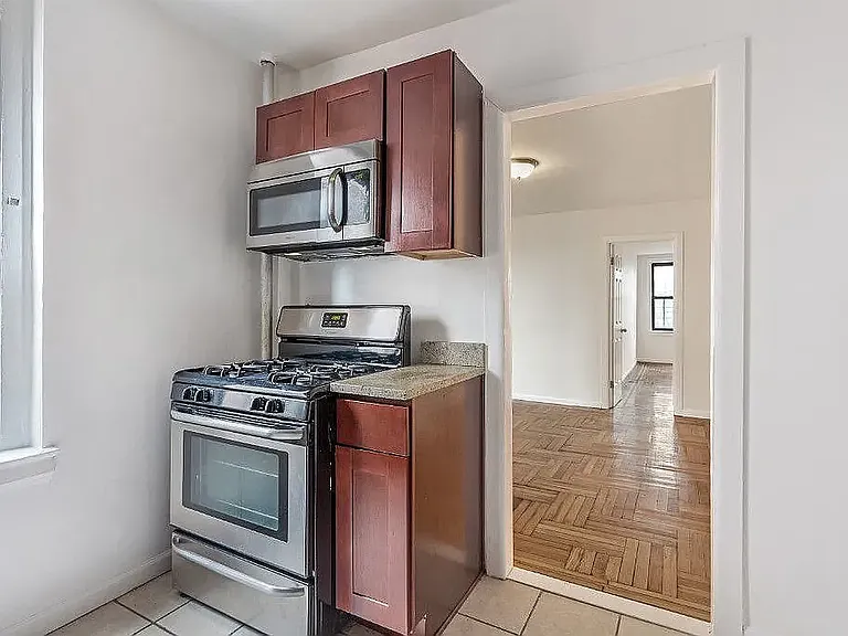 1326 Riverside Dr #22 — Photo 5