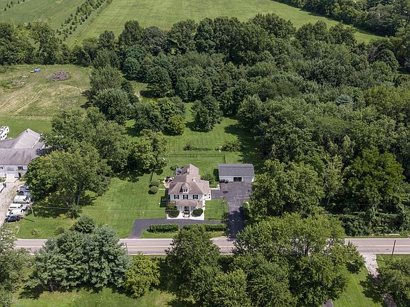 2nd image of 4906 Babbitt Rd