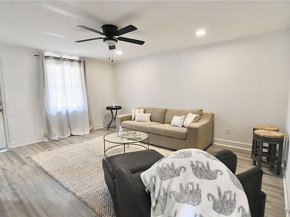 5th image of 2031 8th Ave #103