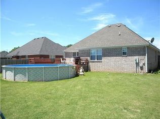 720 Walker St, Centerton, AR 72719