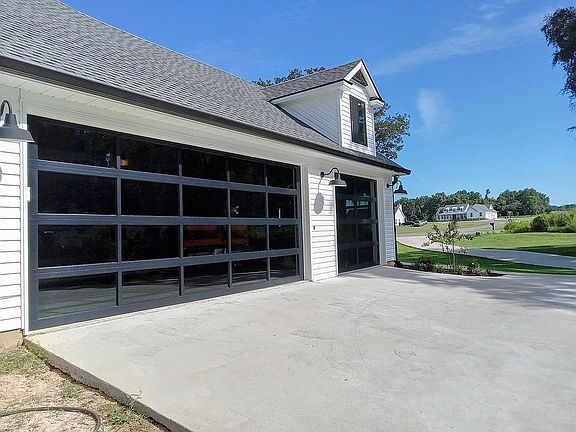 5th image of 336 Turkey Ridge Ln