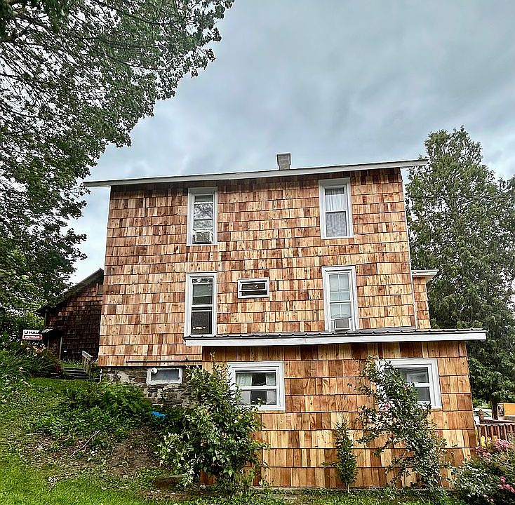 2nd image of 209 Walnut St
