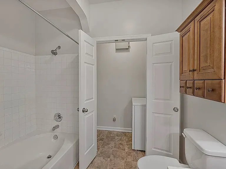 320 Riverbend Dr #3C — Photo 15