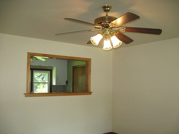 4th image of 13 Burnham Pl