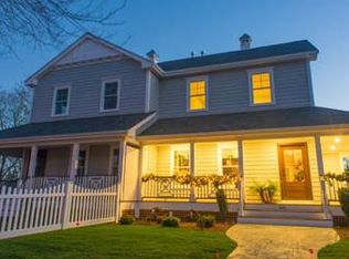 60 Narragansett Ave, Narragansett, RI 02882