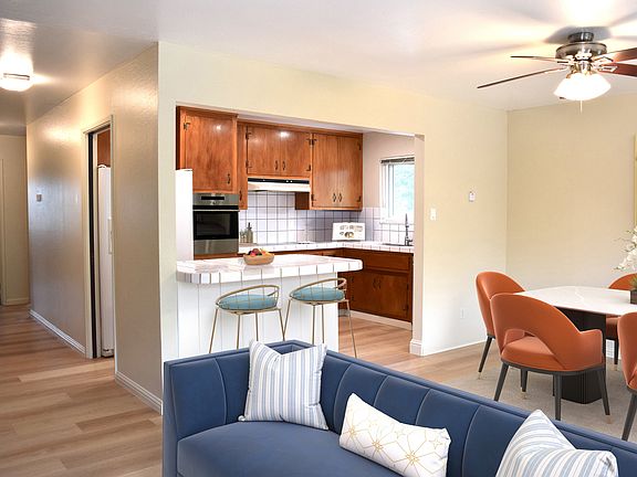 3rd image of 1441 Roosevelt Ave #A