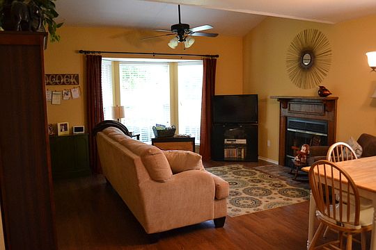 4th image of 3634 Greenacres Dr #245