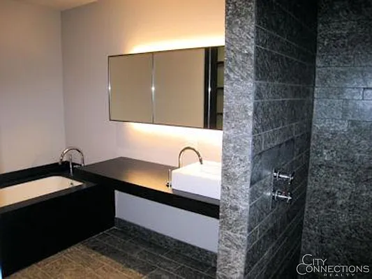 Rented by City Connections Realty | media 28