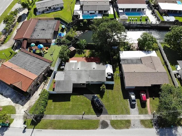 4011 SW 104th Ave, Miami, FL 33165