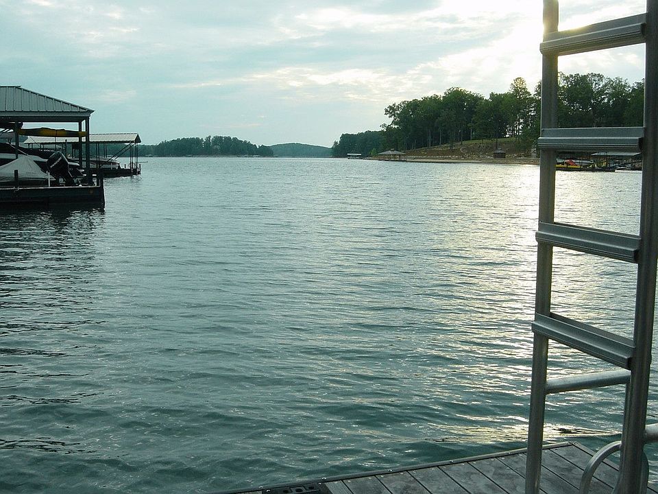 Dock w Lift in Place