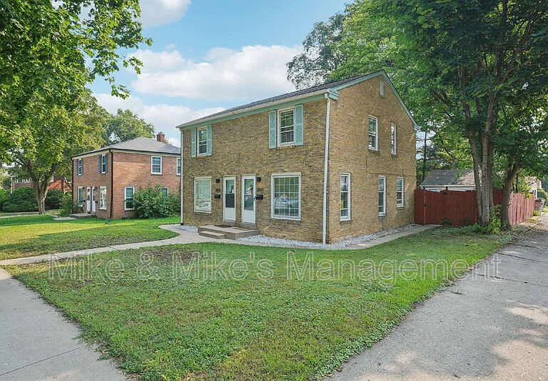 3860 S Brust Ave — Photo 3
