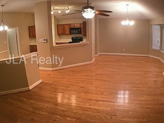 3rd image of 5614 Freshmeadow St