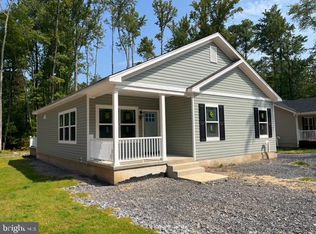 333 Azure Dr, Colonial Beach, VA 22443