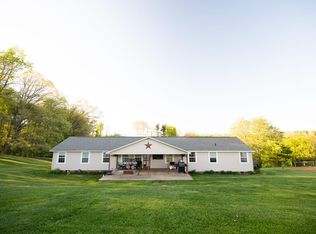 977 Burnett Rd, Woodlawn, VA 24381