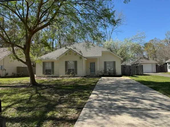 2086 Dupre St, Mandeville, LA 70448