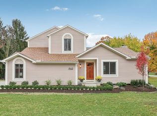 9162 Blueberry Hill Ct, Howell, MI 48843