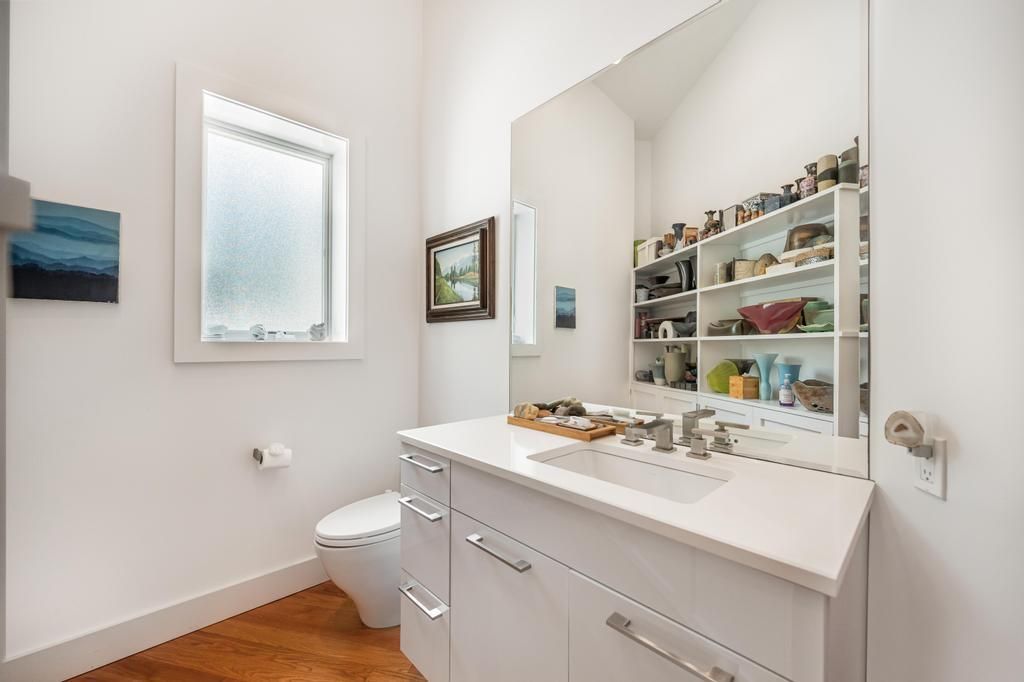 Loft 1/2 Bath