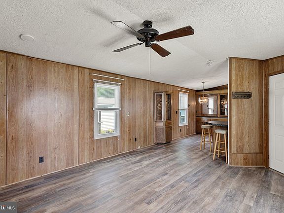 4th image of 434 Underwood Cir