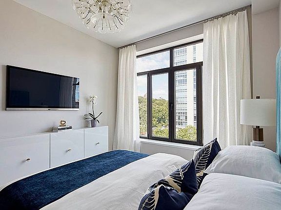 3rd image of 10 Lenox Ave #4D