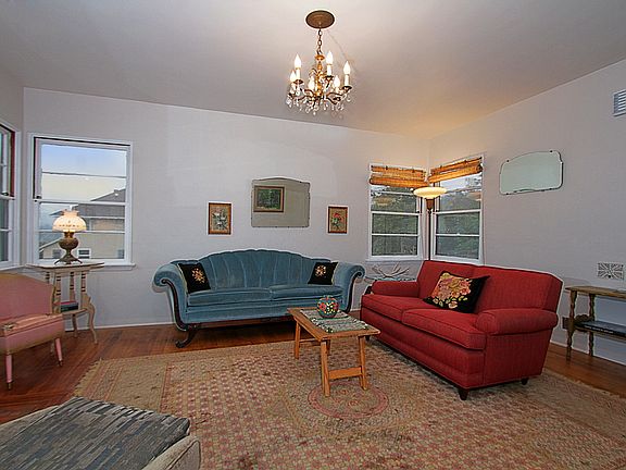 3rd image of 574 Kendall Ave