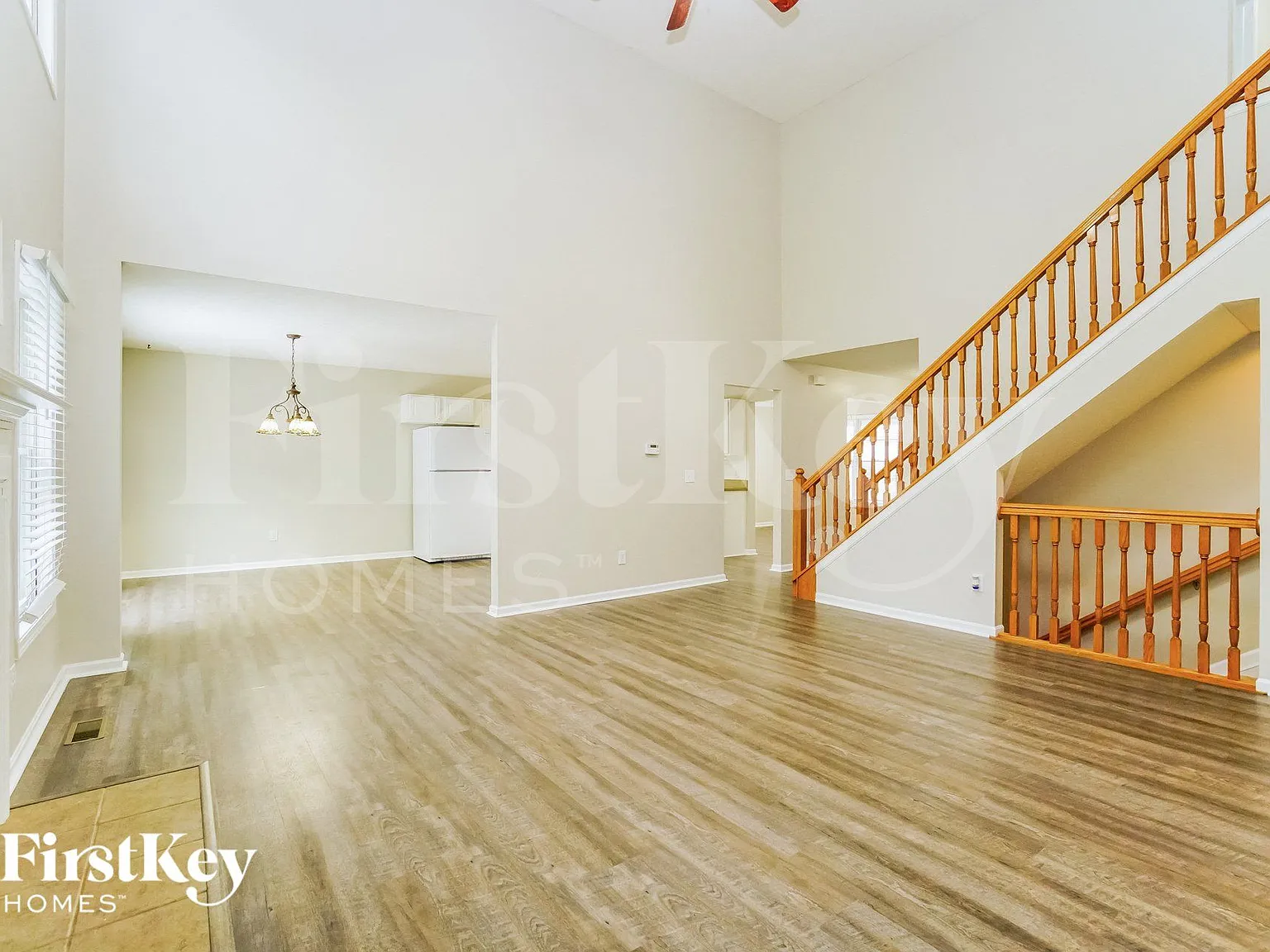 3 bed, 2.5 bath, 2380 sqft, $3,000 — Photo 3