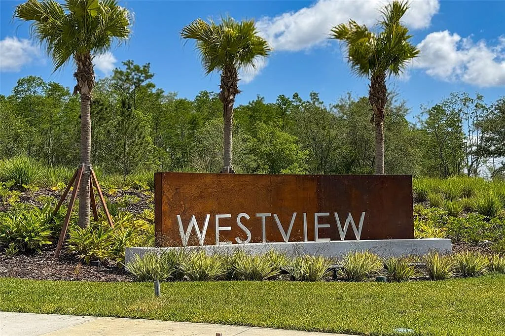 3 bed, 2.0 bath, 1560 sqft, $2,300 — Photo 3