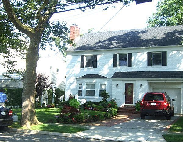 1st image of 660 Emerson St