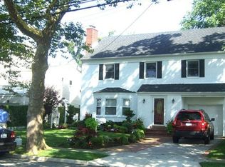 660 Emerson St, Woodmere, NY 11598