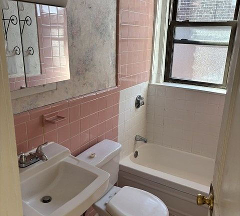 3rd image of 233 Harvard Ave #9