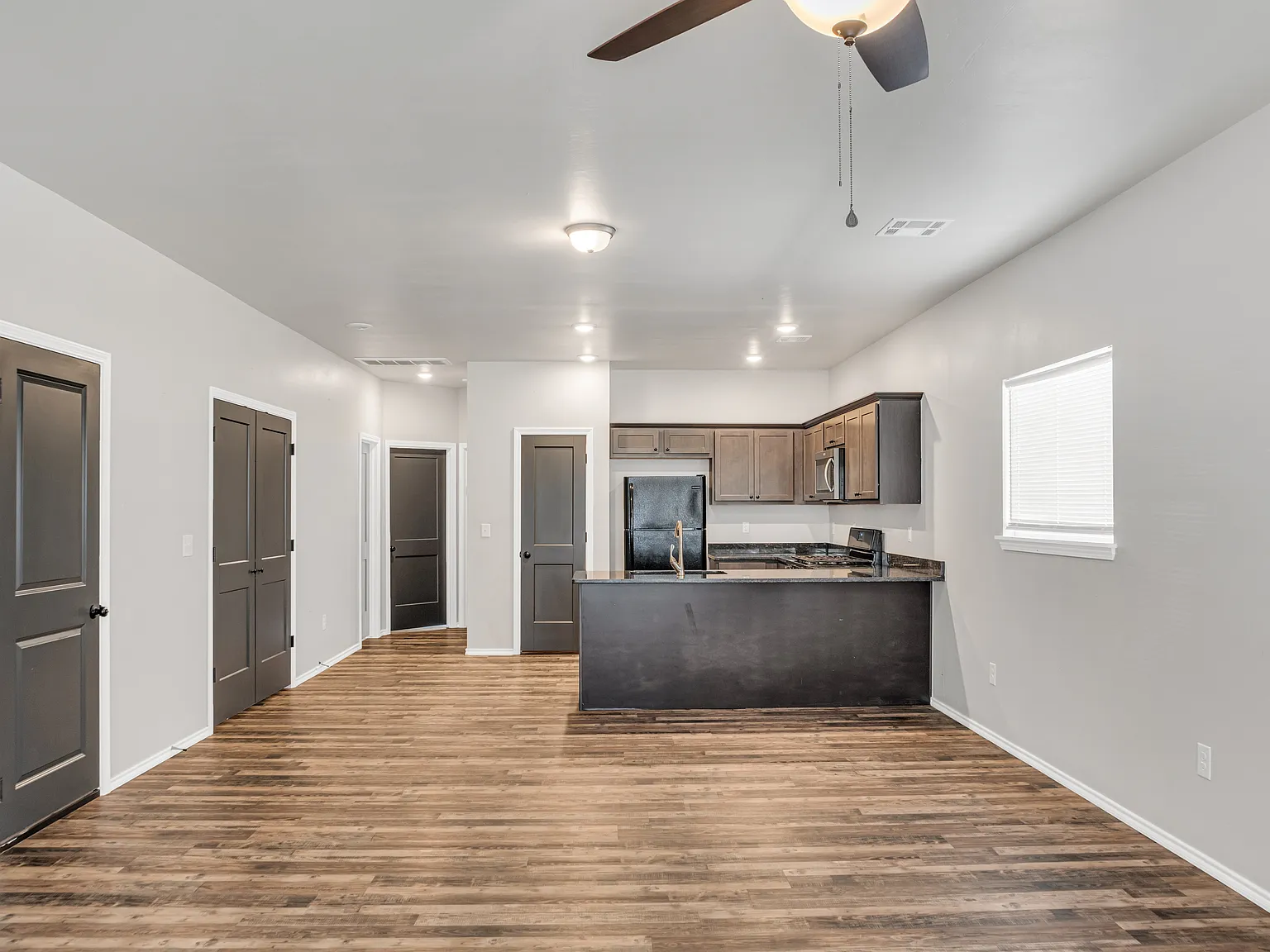 1717 E Timberridge Dr — Photo 4