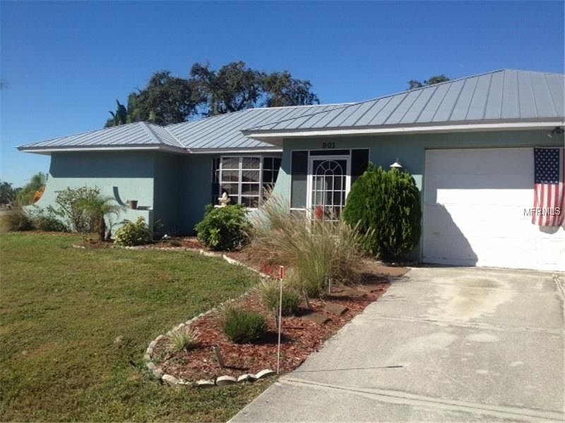 1st image of 901 Bayview Dr