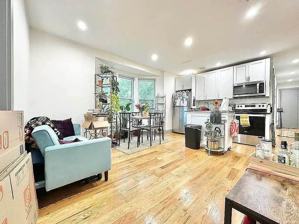 1st image of 143 Greene Ave #2
