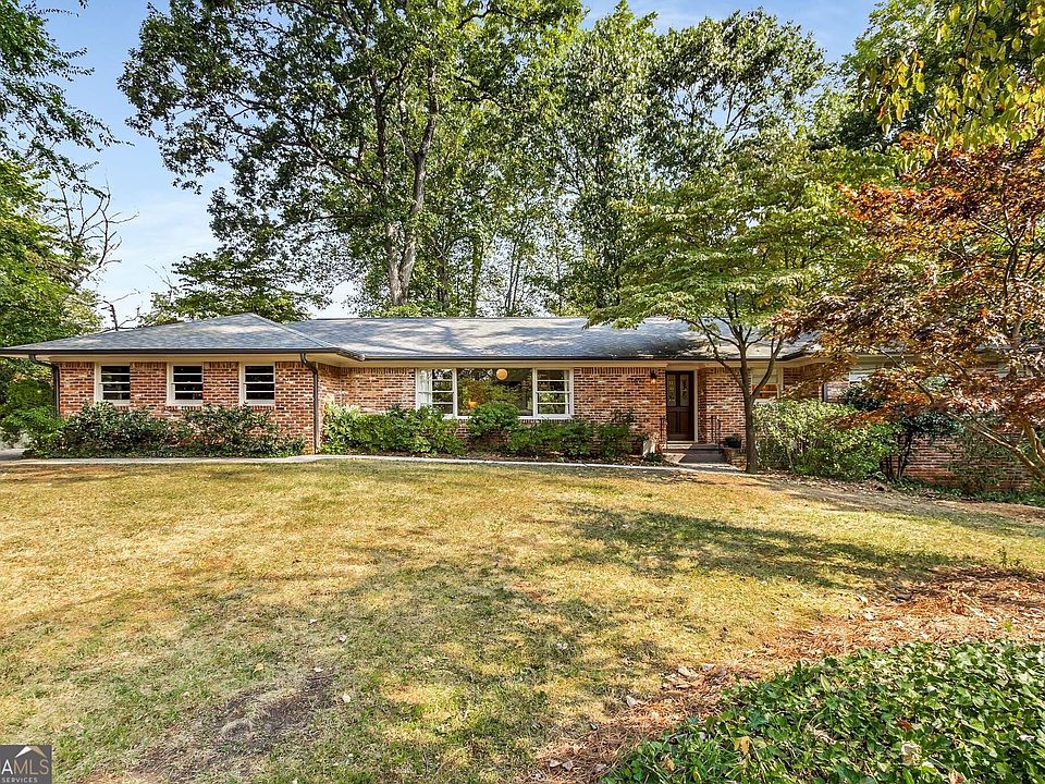1st image of 1692 Oak Ln