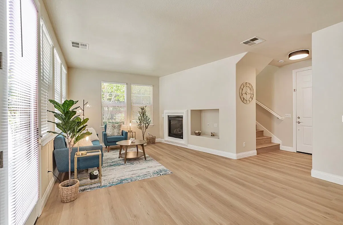 4312 Streamside Dr — Photo 4