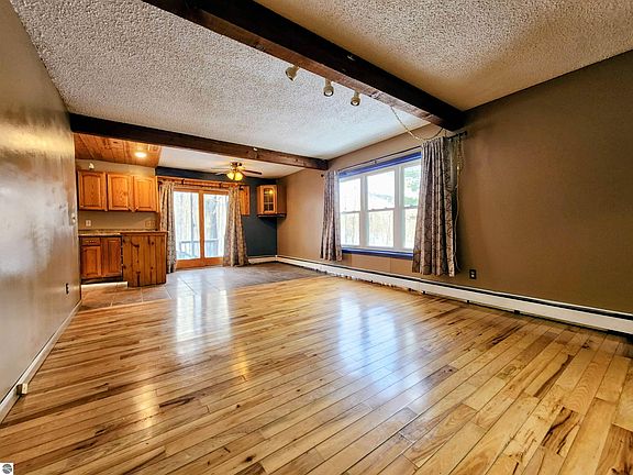 4th image of 6514 Wilderness Dr