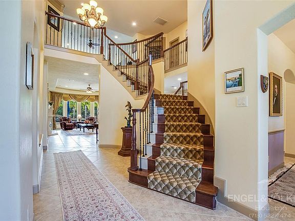 2nd image of 3901 Rockpoint Cir
