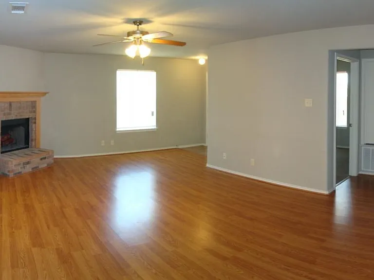 3807 Ida Dr — Photo 2