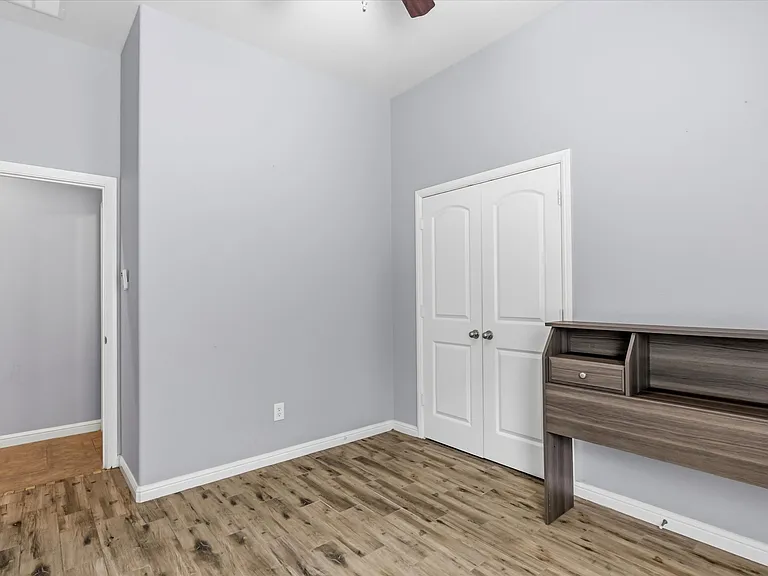 4114 Lee Hutson Dr — Photo 27