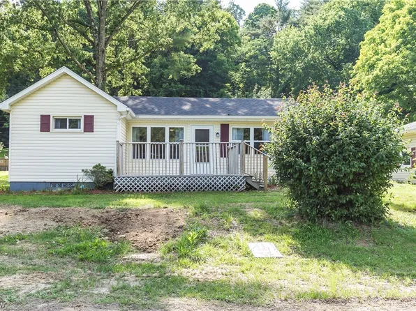 3992 Irish Run Rd SE, Dennison, OH 44621