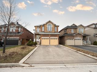 643 Warhol Way, Mississauga, ON L5W 1L4