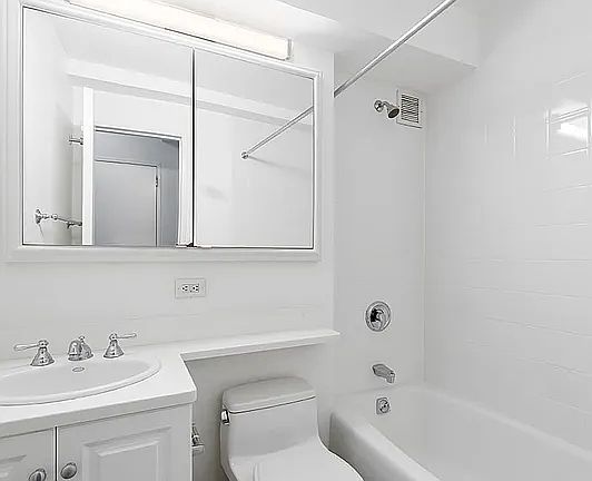 3rd image of 136 E 55th St APT 9D