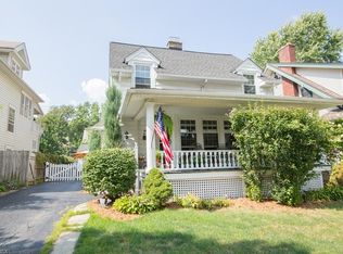 1068 Abbieshire Ave, Lakewood, OH 44107
