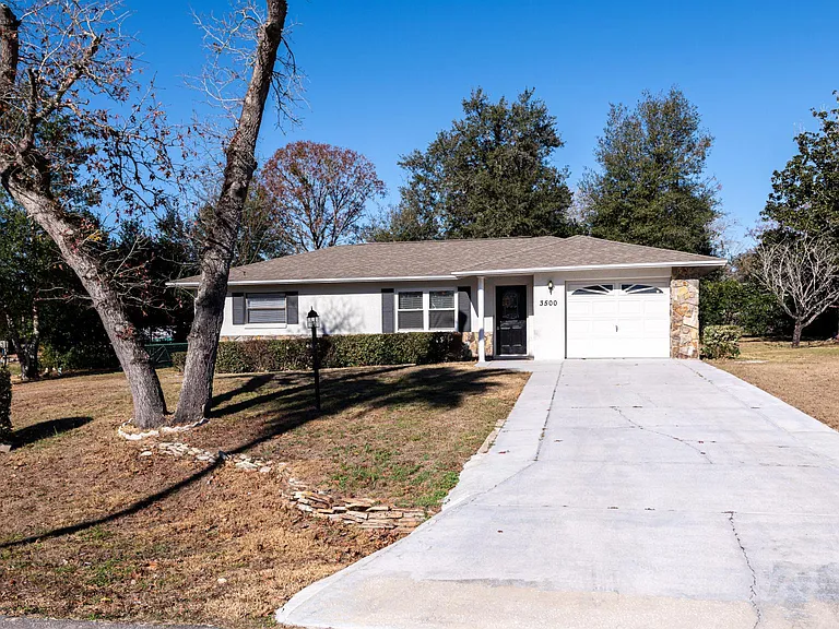 3500 N Honeylocust Dr — Photo 1