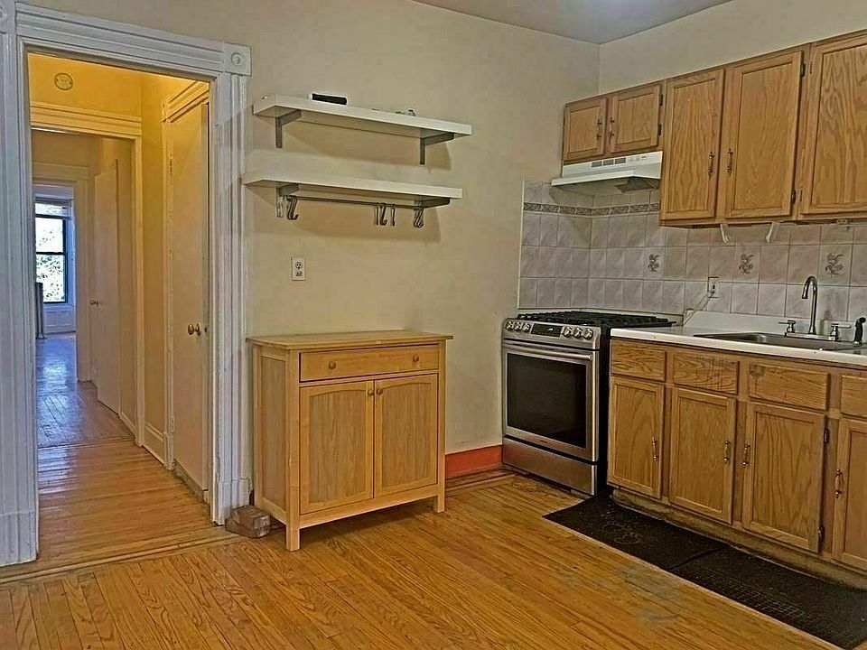 1st image of 350 Lafayette Ave