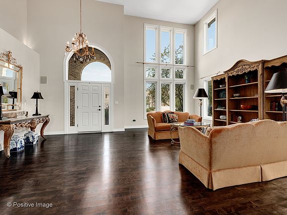 4th image of 101 Glenbrook Ct